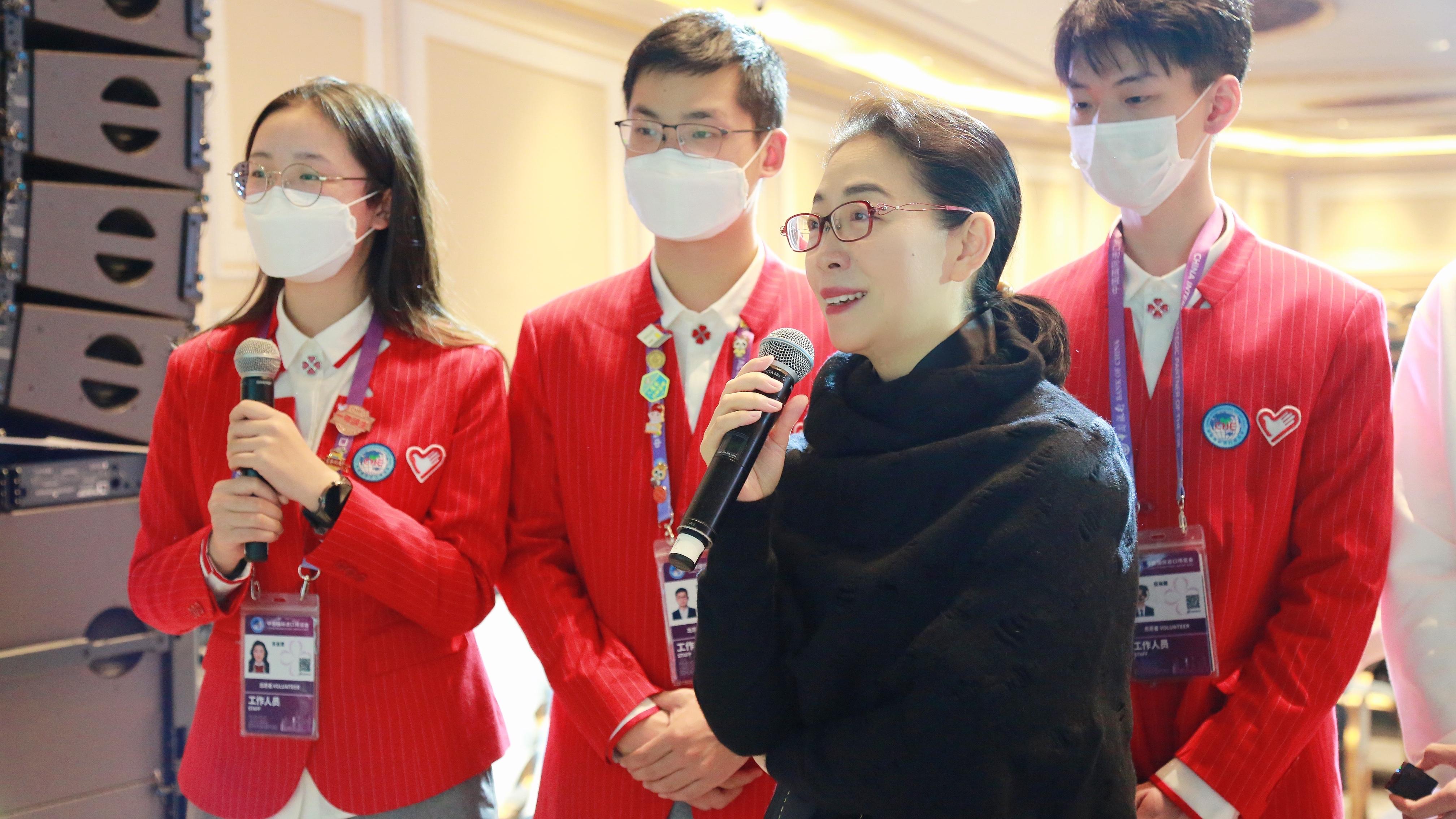 科技重塑生活，官笙最新章节的高科技产品体验
