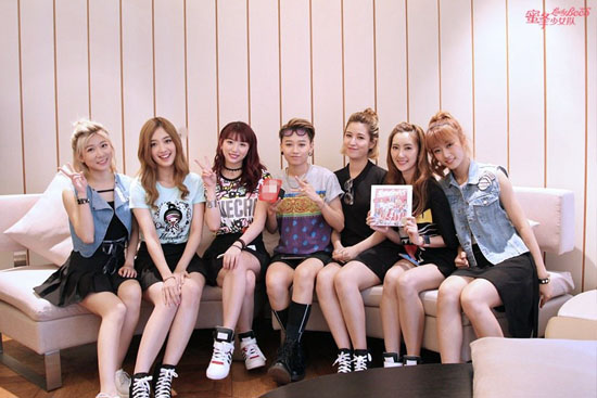 蜜蜂少女队最新动态揭秘,科技引领未来生活新体验之旅