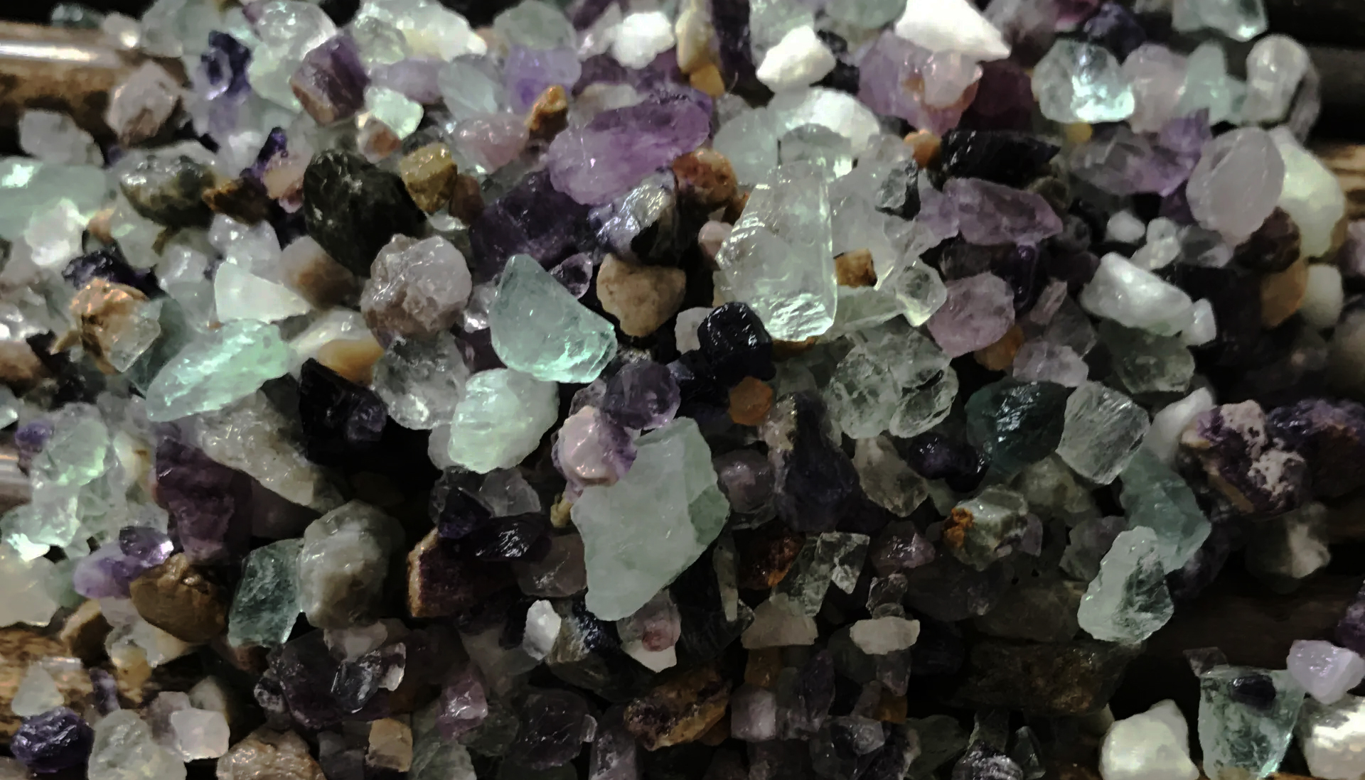 萤石最新动态,产业前景、应用拓展与争议观点全解析