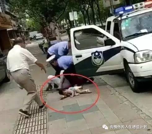 交警抱摔女子事件最新进展与分析，观点阐述