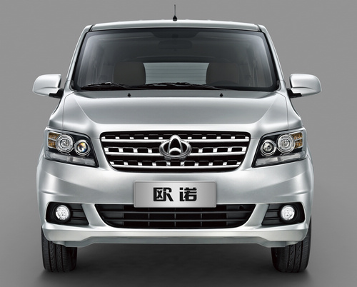 2024年最新款长安欧诺,长安欧诺的新旅程，家庭与友情的温馨之旅