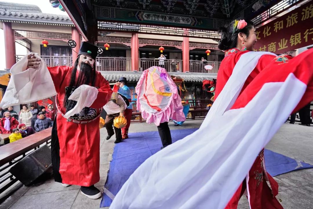 全民小镇最新版，趣事与友情的交织纽带