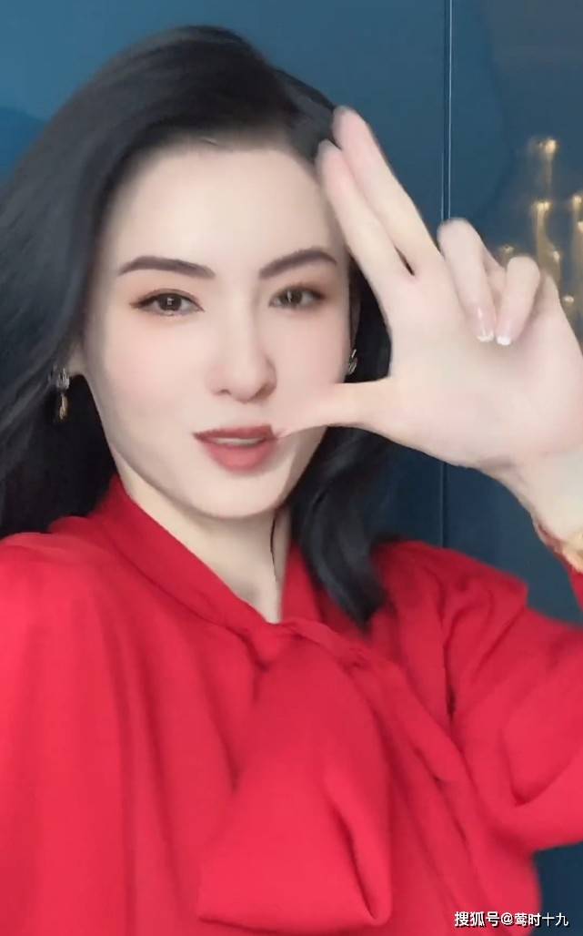 最新特效妆,最新特效妆,从妆容变化中找寻自信与成就感的力量