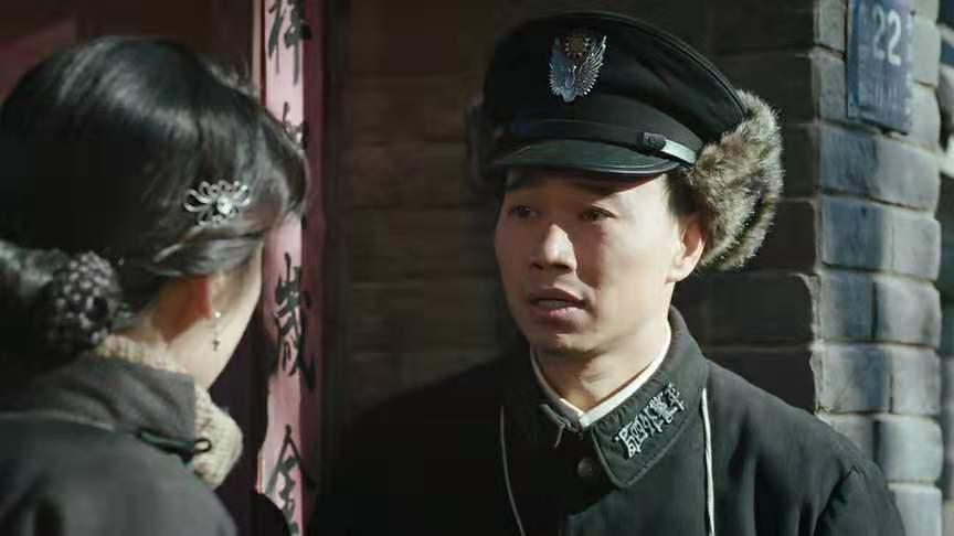 时尚风潮下的小红袄多维度解读