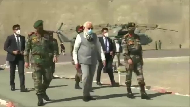 中印今日交汇，瑜伽与美食的奇妙日常体验