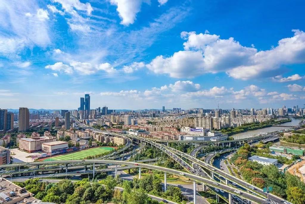 江苏南京城市发展与民生改善新篇章揭晓