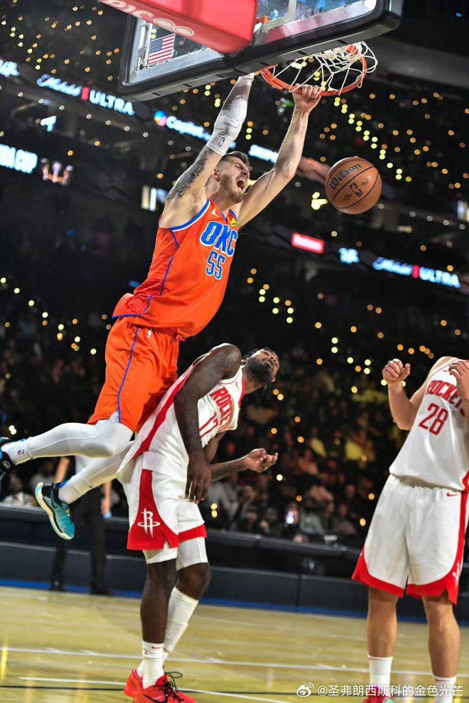 火箭雷霆比赛集锦，自然美景下的探险之旅激战回顾