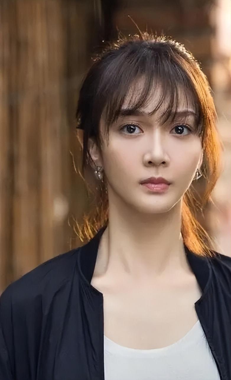 颜值对演员的影响与小巷特色小店的探寻之旅